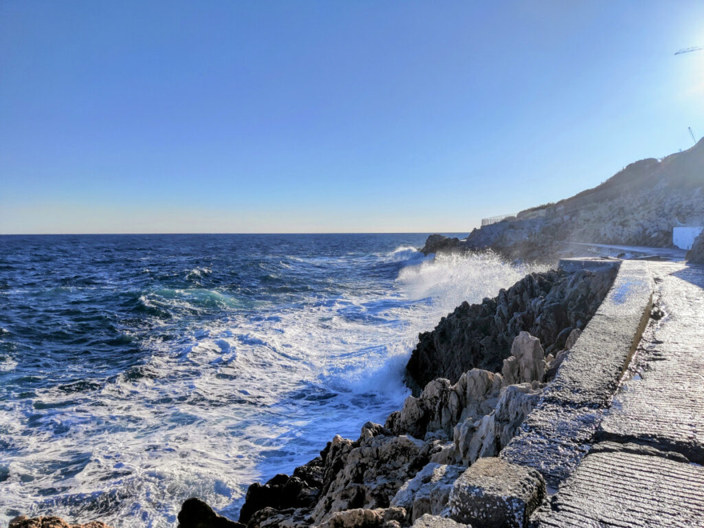 La promenade littorale à Saint-Jean-Cap-Ferrat.