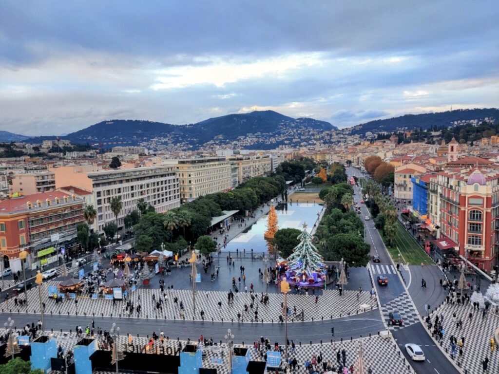 La place Masséna et la promenade du Paillon depuis la grande roue de Nice.