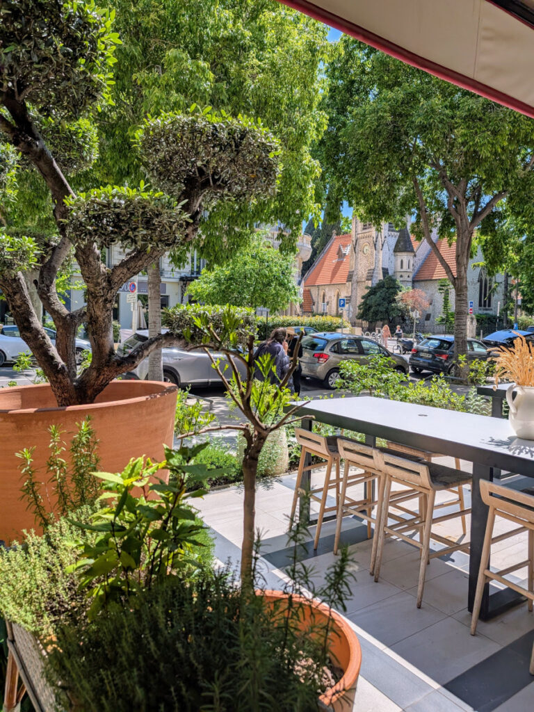 Terrasse du restaurant Miamici à Nice.