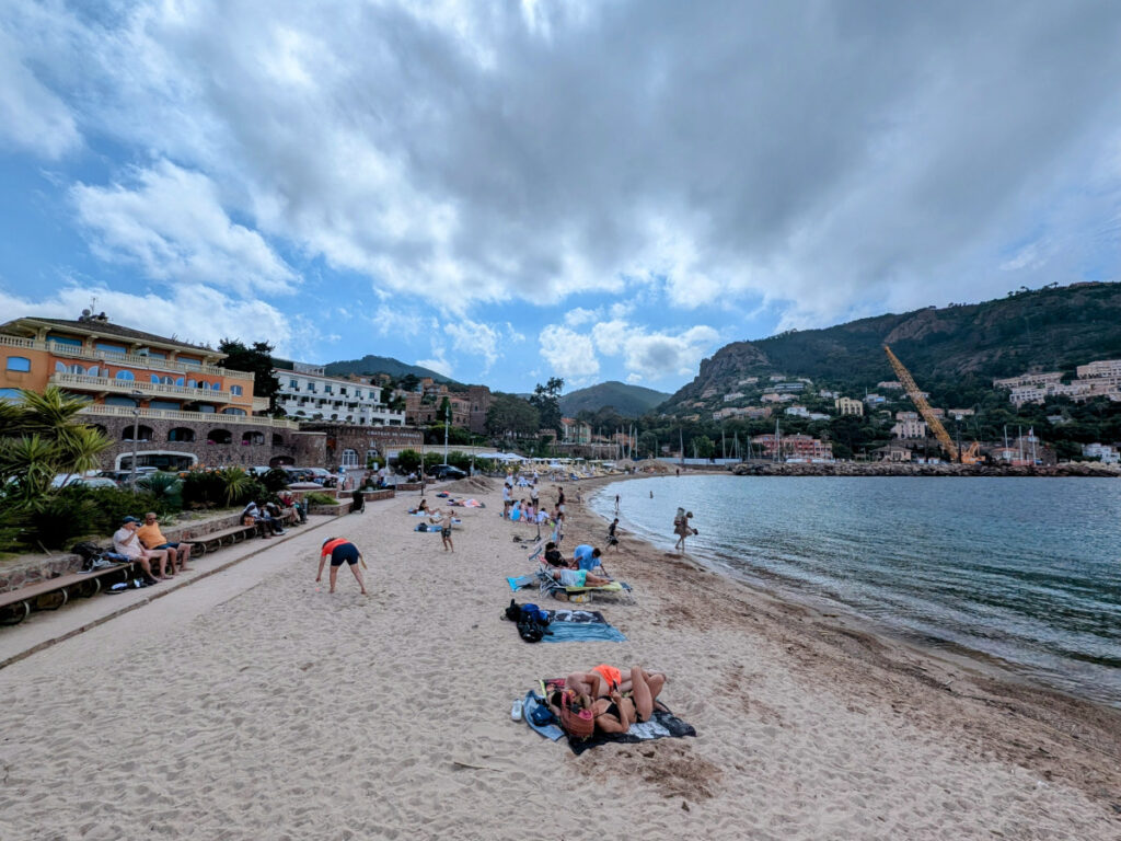 La plage du château à Théoule-sur-Mer