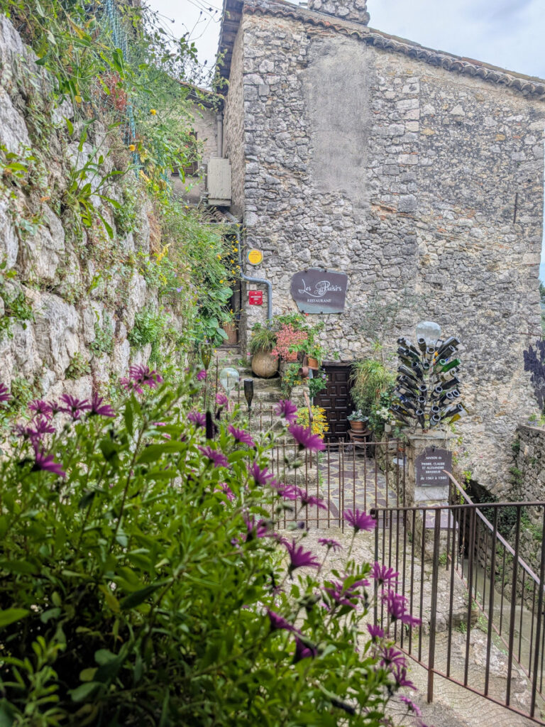 Le restaurant Les Plaisirs à Peillon.