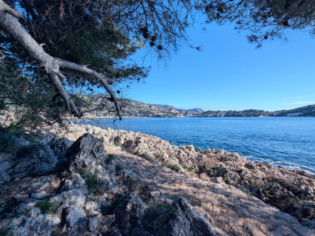 Le sentier littoral au départ de Villefranche-sur-Mer.