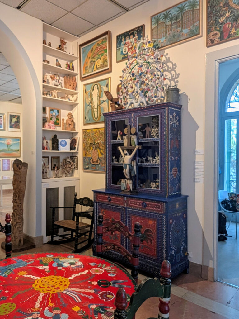 Le musée d'art naïf de Nice et ses œuvres.