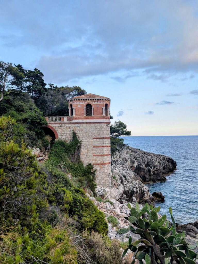 Le sentier Le Corbusier à Roquebrune-Cap-Martin.