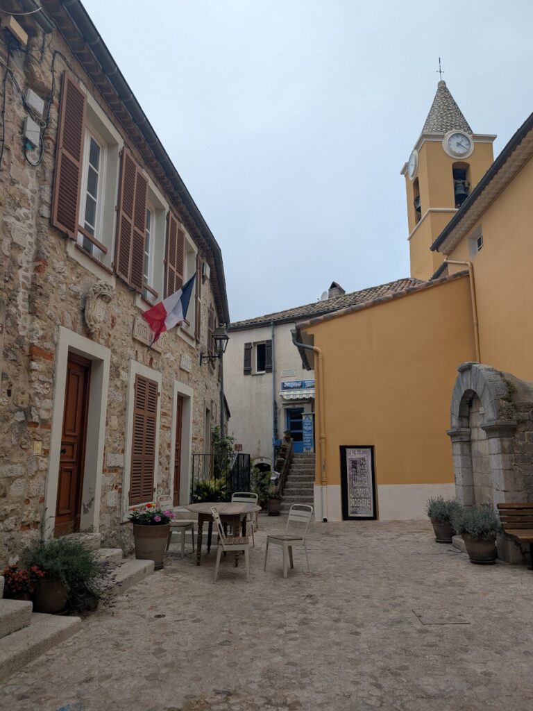 L'église Notre-Dame des Neiges dans le villages de Sainte Sainte-Agnès (06)