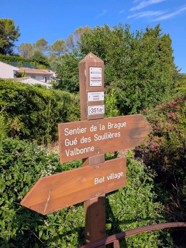 Départ de la randonnée qui longe la Brague entre Biot et Valbonne.
