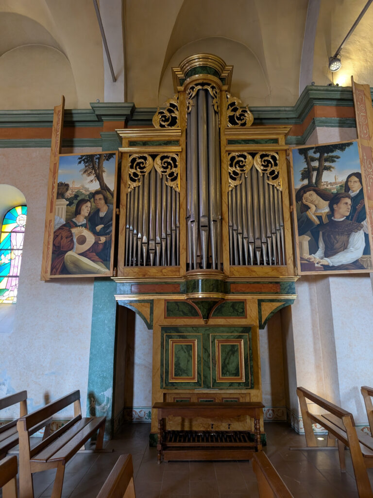 L'orgue de l'église Saint-Jacques-le-Majeur.