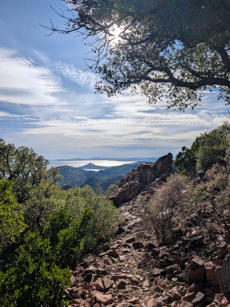 Panorama randonnée du Cap Roux.