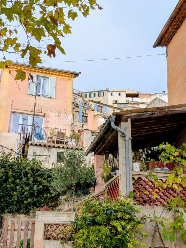 Des maisons à Saint-Jeannet.
