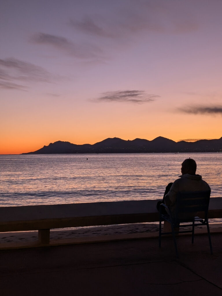 Coucher de soleil sur la Croisette à Cannes
