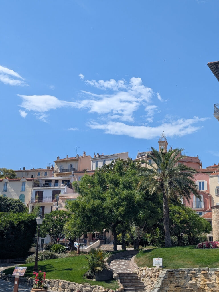 Vue sur le Vieux Cannet.