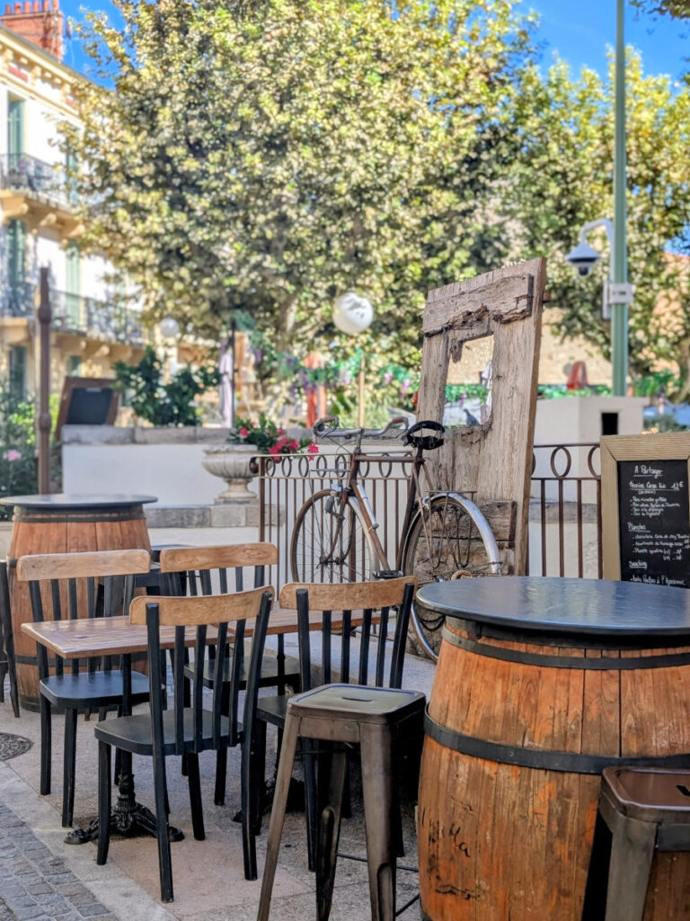 Terrasse dans le Vieux Cannet.