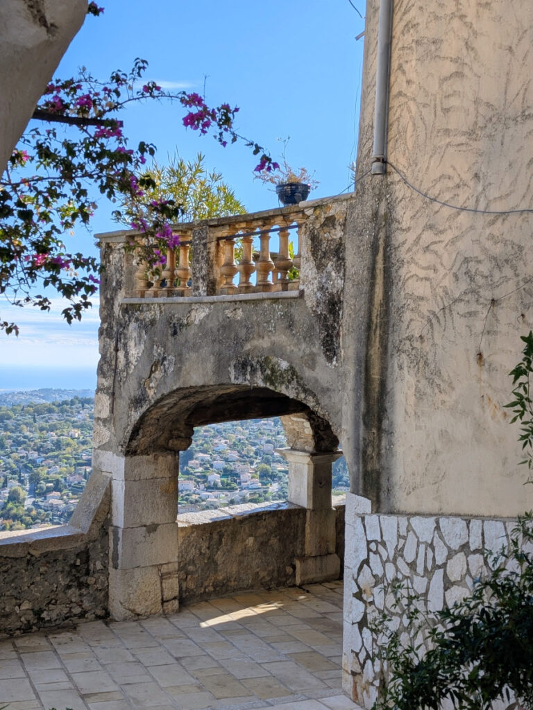 Que faire sur la Côte d'Azur ? visiter le village de saint-Jeannet.