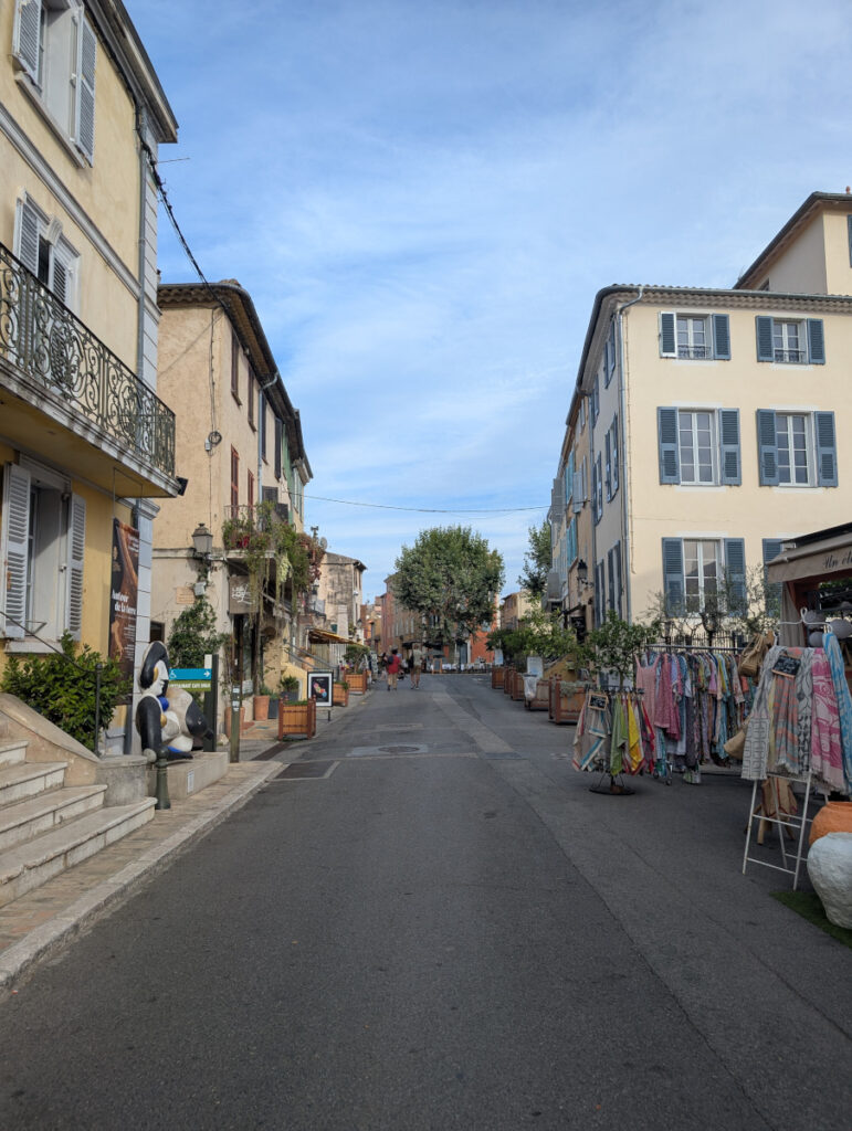 Visiter Biot, une idée de visite sur la Côte d'Azur.